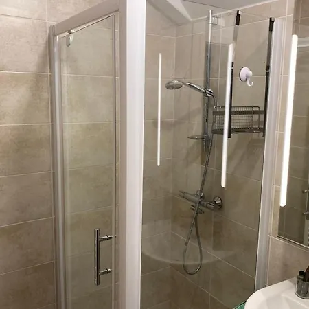 Апартаменти Penthouse Flat South-facing Terrace - Welkeys Аннесі
